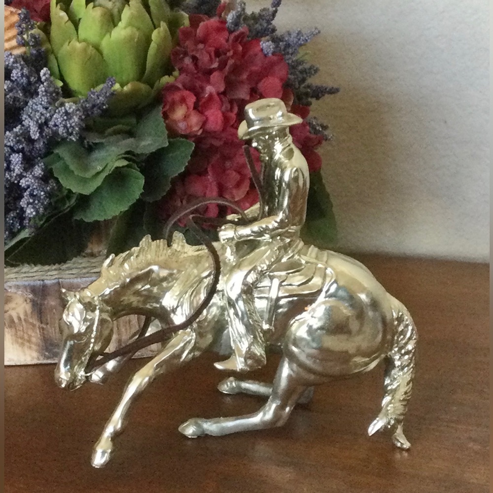 VINTAGE COWBOY WESTERN RODEO HORSE  STATUE METAL SCULPTURE